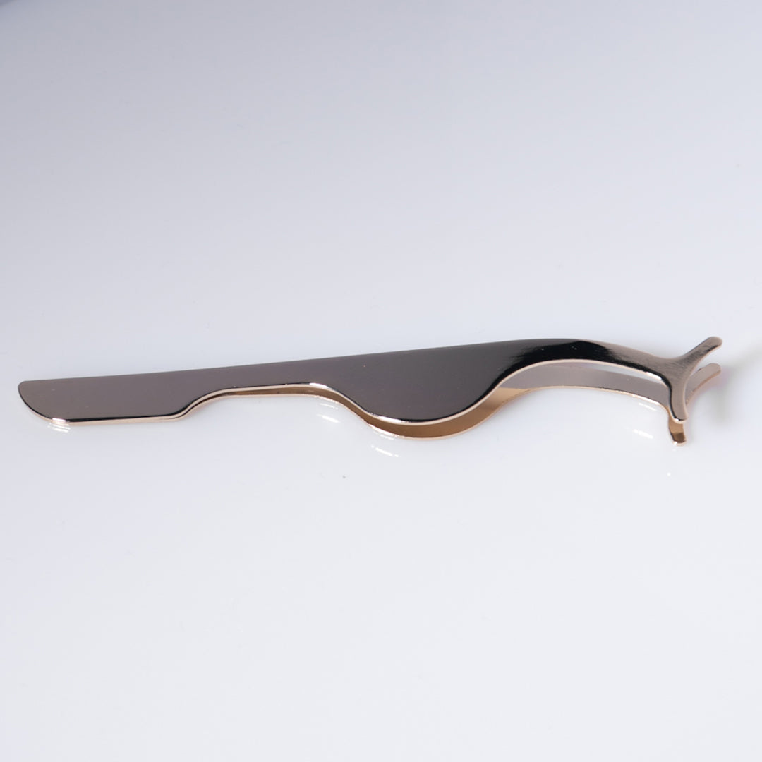 LASHLONDON1's tweet photo. Check out this product Gold Lash Tweezers
by Lash London  £5.99.
Order now: https://t.co/fgXbozKuZt https://t.co/VmAYCPXkvO