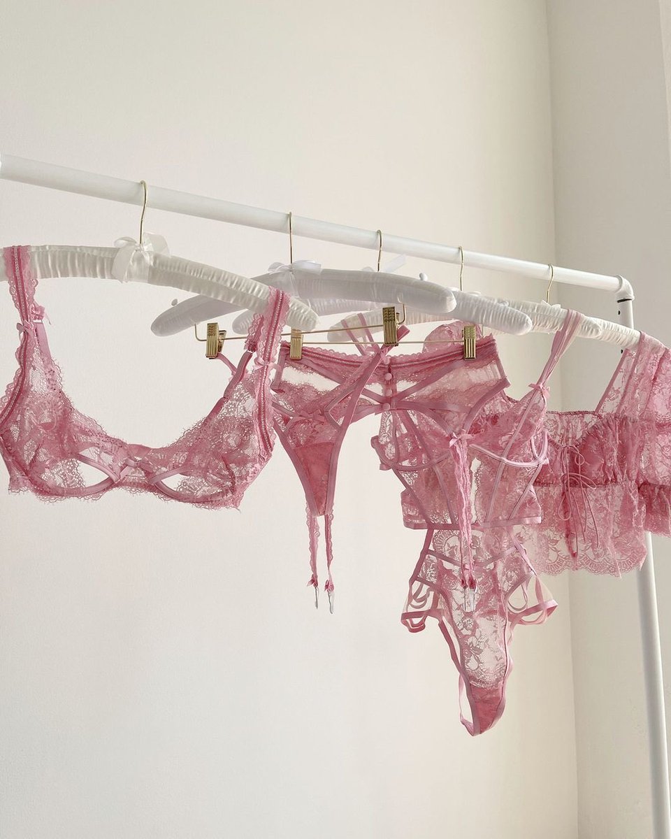 pink lingerie 💕
