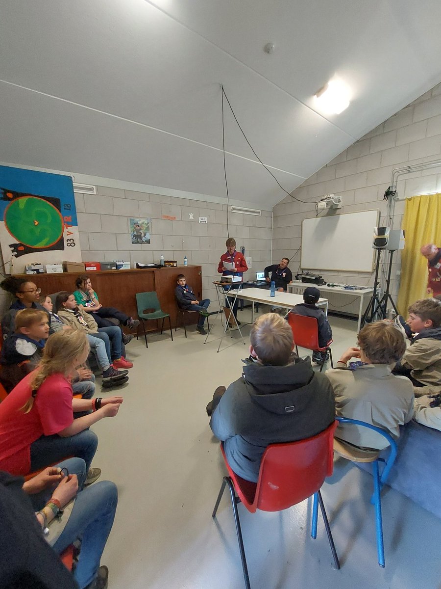 Onze drone is #gehacked en wij hebben net een brief gekregen voor de laatste stap tot het kraken van de hack! #eindspel #Hit2022