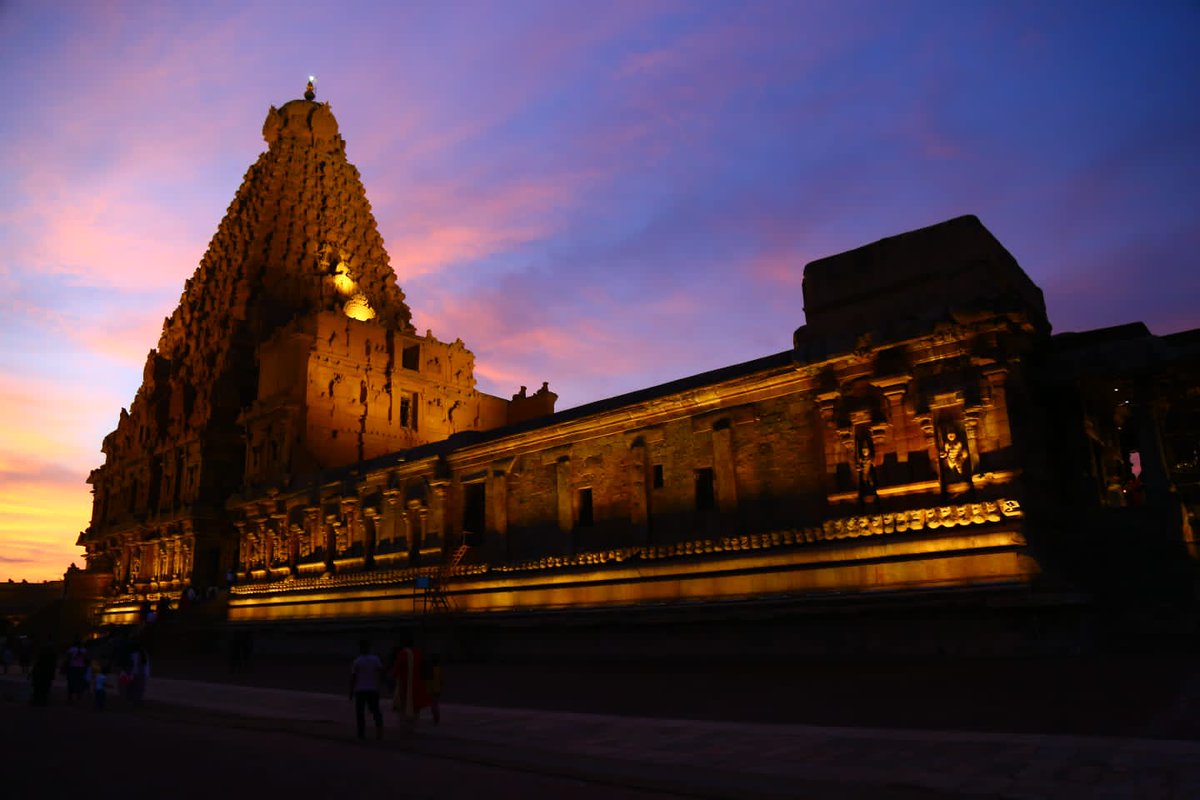 IOCLTamilnadu's tweet photo. #WorldHeritageDay @UNESCO Static facade Illumination of Brihadeshwara Temple, Thanjavur, Tamil Nadu sponsored by @IndianOilcl #IndianOilFoundation #CultureRichTamilNadu #SaveMonuments @ChairmanIOCL @DirHR_iocl @DirMktg_iocl @DirR_iocl @DirRnD_iocl @EdTamilnadu @KSailendra2 https://t.co/alvrLNtvib
