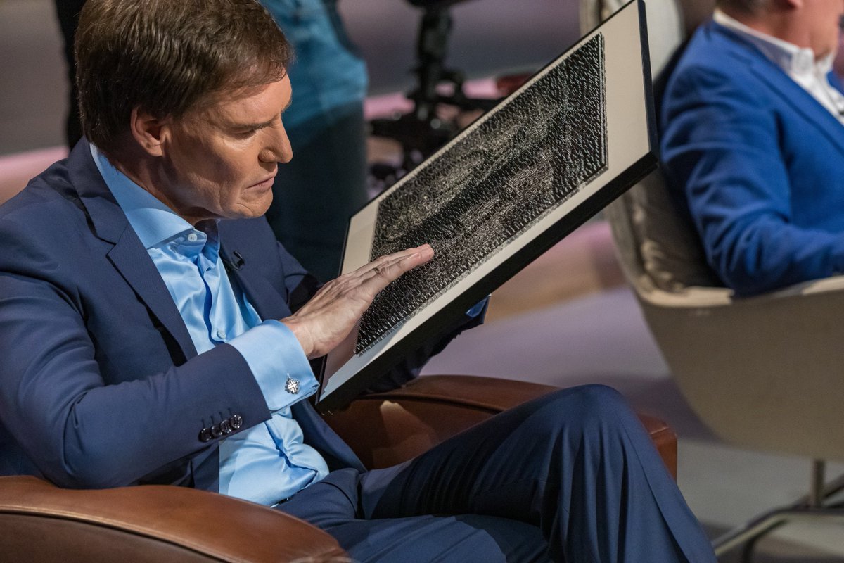 maschmeyer's tweet photo. Eine tolle Geschenkidee, da bin ich überzeugt! Wem würdet Ihr ein Fadenbild bestellen? #dhdl #WireStyle https://t.co/aaJUughVQv