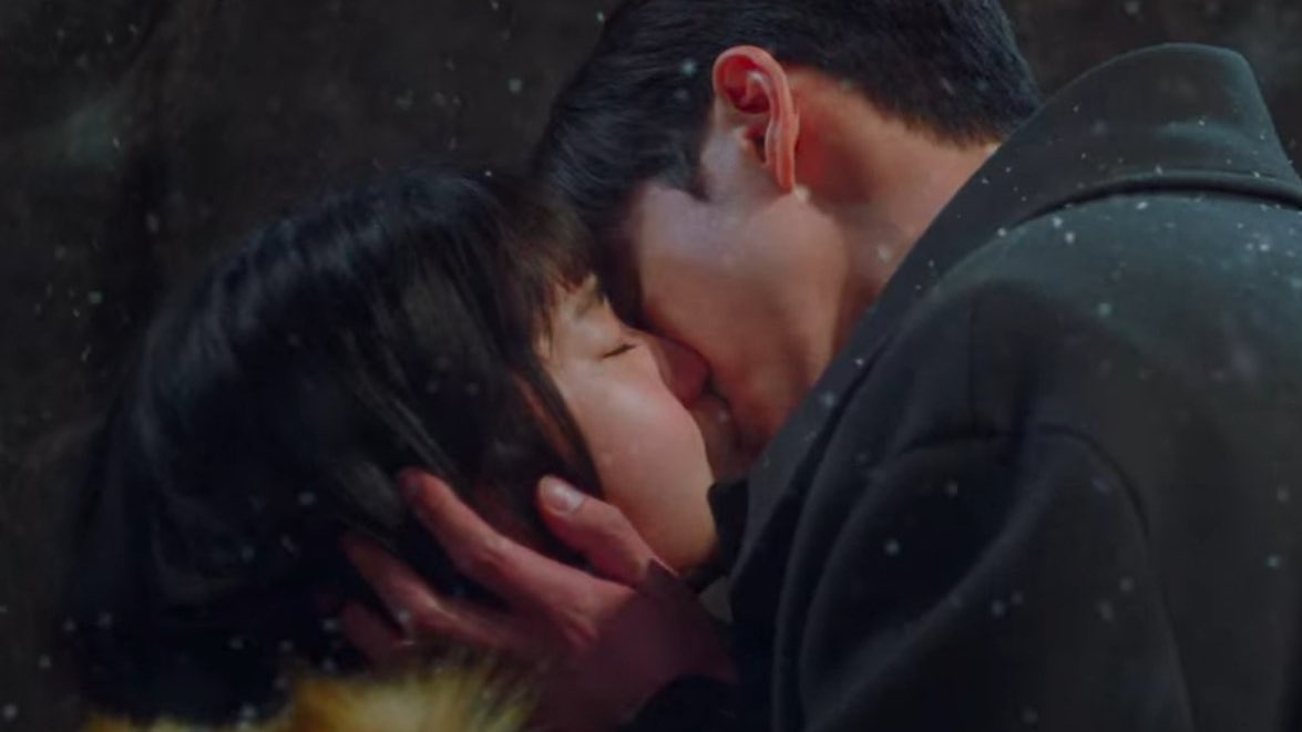 a_n_a_e_'s tweet photo. ฉากจูบครั้งแรก(กับนักแสดงหญิง)
 - moon young กับ จองฮยอน
ฉากจูบครั้งที่สอง(กับนักแสดงหญิง)
- the handmaiden กับ คิมมินฮี

 ฉากจูบแรก(กับนักแสดงชาย)
 - Twentyfive Twentyone กับนัมจูฮยอก

// ใช่ค่ะ นัมจูคือจูบแรกของแทรีในฐานะนักแสดงชาย ><
#TwentyFiveTwentyOne #คิมแทรี #นัมจูฮยอก https://t.co/zF4Tc72CIU