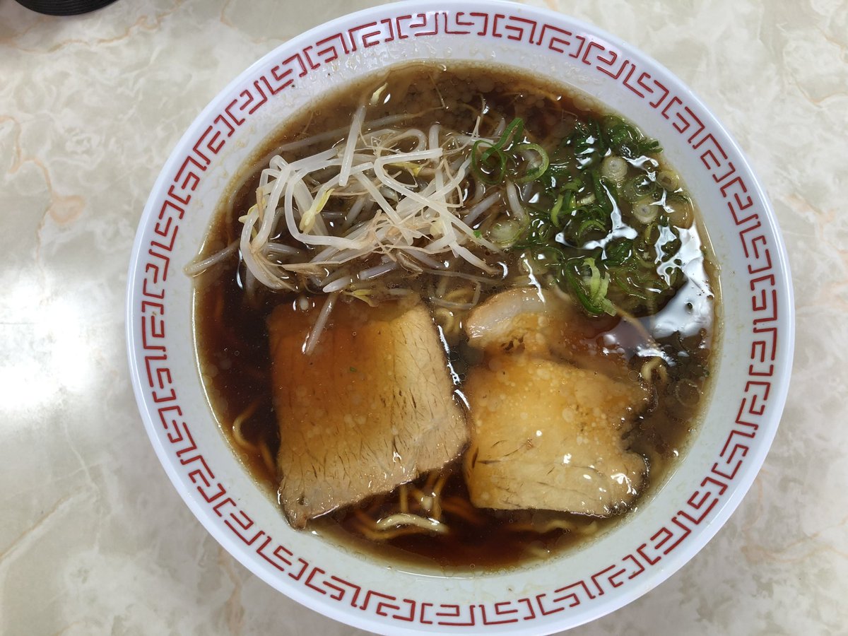 4/17に加東市は社にある人気食堂のことぶきが閉店したんだな。

中学生の息子は2時間並んで食べてきたそうなんだな。