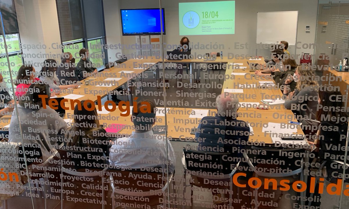 ceeiasturias's tweet photo. Esta mañana en #CEEIAsturias, sesión de #BIOCEEI 🌱👩‍🔬“Claves para la comercialización con éxito de los resultados de la I+D+i” con con Raquel Tapia, General Manager for Iberia (Spain &amp; Portugal) at @Sanofi Genzyme. https://t.co/TmgLuKPOdh