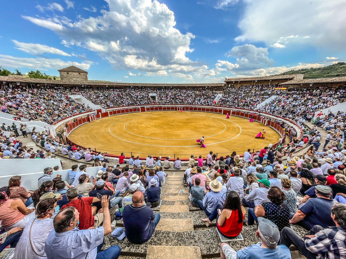 💥⌛️ ¿Tenéis tantas ganas como nosotros de que llegue este sábado? 𝗠𝗼𝗿𝗮𝗻𝘁𝗲, 𝗨𝗿𝗱𝗶𝗮𝗹𝗲𝘀 𝘆 𝗚𝗶𝗻𝗲́𝘀 𝗠𝗮𝗿𝗶́𝗻 trenzarán el paseíllo en 𝗰𝗼𝗿𝗿𝗶𝗱𝗮 𝗱𝗲 𝗽𝗿𝗶𝗺𝗮𝘃𝗲𝗿𝗮.

𝗖𝗢𝗠𝗣𝗥𝗔 𝗧𝗨𝗦 𝗘𝗡𝗧𝗥𝗔𝗗𝗔𝗦: 👇
🔗 bit.ly/torosbrihuega
👉 <a href="/VilladeBrihuega/">VilladeBrihuega</a>