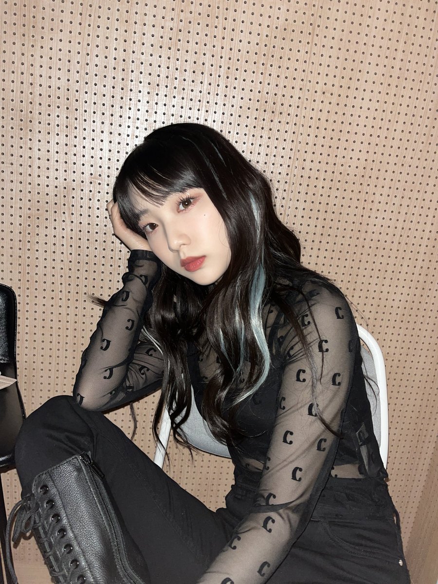 iPatYeojin's tweet photo. SHE ATE WITH THIS LOOK https://t.co/WhbKlwwNyc