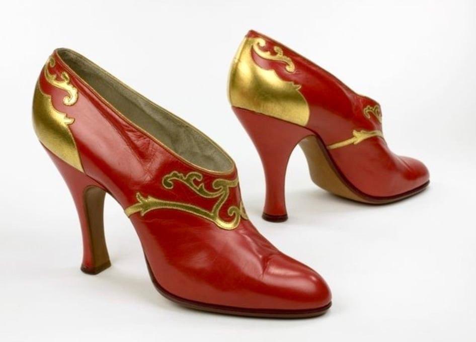 ALHCLindyHop's tweet image. Fabulous shoes from 1924 #flappers #flapperstyle #1920s #1920sfashion #womensfashion #heels #heelsaddict #highheels