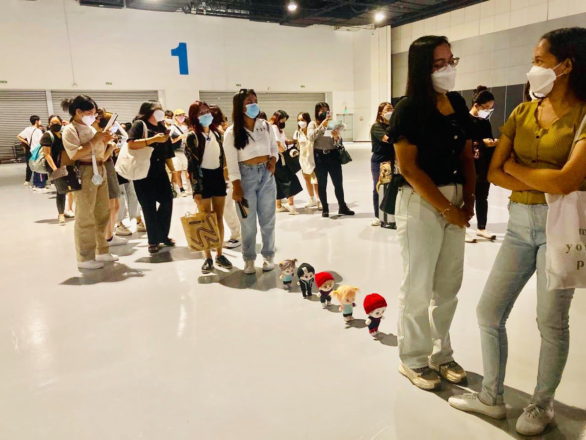 MsKangKim_2826's tweet photo. Pila daw po ng maayos plit for @a1lf0rEX 🤣
#EXOIkasampungAnibersaryo
#letsEXpOrethegame
#EXO #엑소
#1ΞX0 @weareoneEXO https://t.co/KtnIwC564O