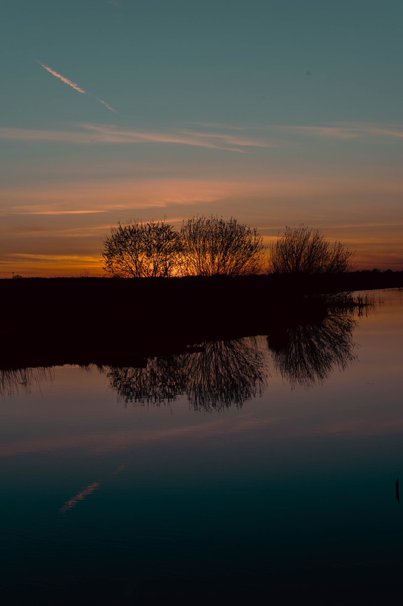 shotsbycedric's tweet photo. Mirror mirror on the wall, is this the prettiest of all?

#sonyphotography #sonyalpha #sonya #sony #photography #iii #photooftheday #nature #sonyimages #naturephotography #ig #a #portrait #photographer #streetphotography #portraitphotography #photo #travelphotography #a7IV https://t.co/FpvgK5BlWm