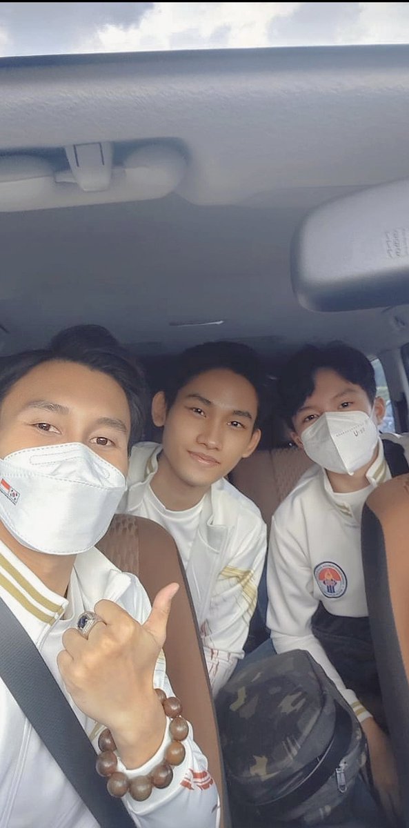 Andisultan_20's tweet photo. Bismillahirrahmanirrahim 🇮🇩✈️🇸🇬✈️🇰🇷. 
Fii Amanillah. Semoga Allah memberikan kesehatan dan keselamatan untuk tim Taekwondo 🇮🇩 . dan bisa memberikan hasil terbaik . Aamiin 🤲 
(pengalaman pertama tanding internasional di kelas Junior) #Ramadhan https://t.co/JvNYR37YlN