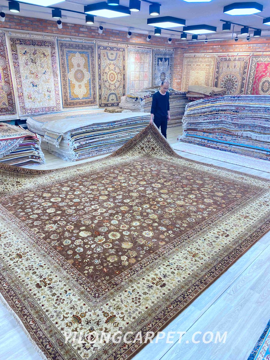 silkpersianrug's tweet image. Handmade wool-silk oriental carpet from Yilong will be shipped to our customer. #woolsilkrug #Chineserug #handmaderug #orientalrug #persianrug
Email address: alice@yilongcarpet.com 
WhatsApp: +86 156 3892 7921  yilongcarpet.com