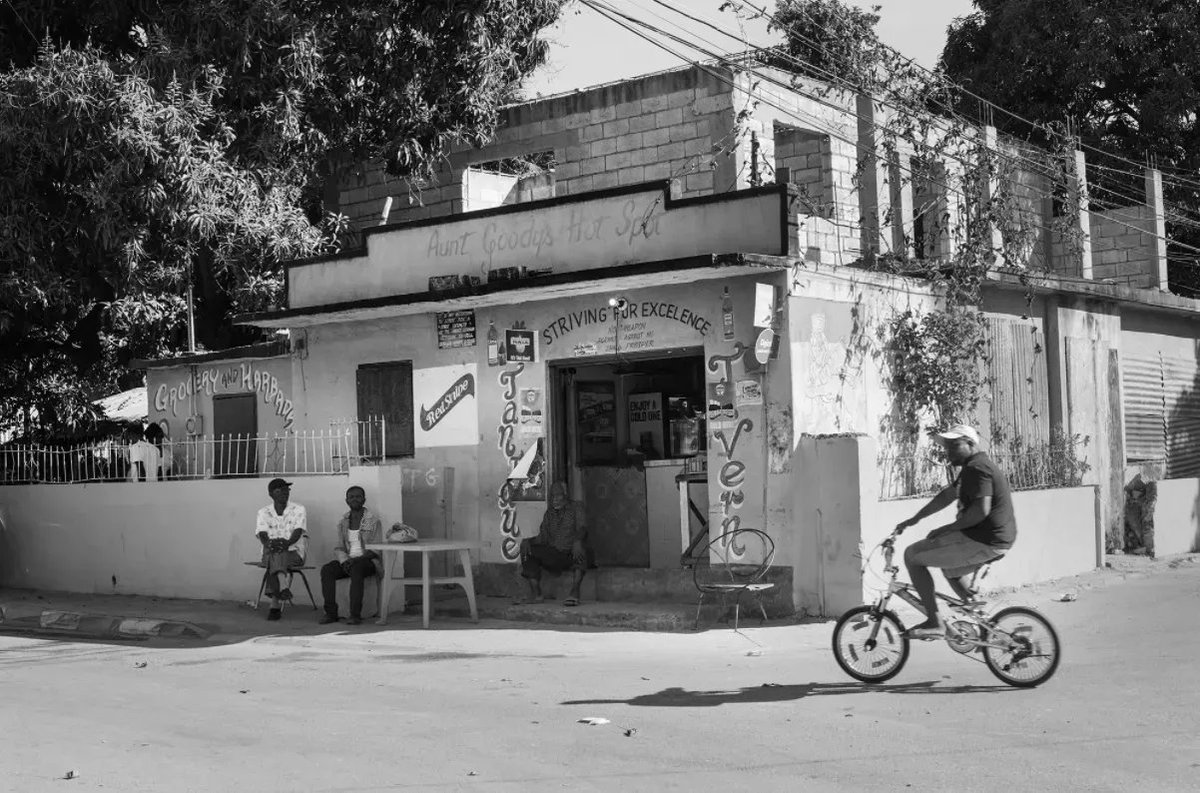 Through his craft, Dexter McLean captures images unified in their composition, lighting and style > bit.ly/3vl7Fh0