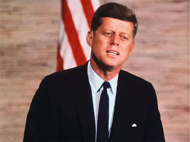 bjp4kovai's tweet photo. #dmkcomedy
The climactic comedy of this century is that some people question whether Ilayaraja would have been here without Erode Ramsamy(periyar).
This is tantamount to asking if Kennedy couldhave become president in the UnitedStates withoutGandhi.
@narendramodi @annamalai_k https://t.co/TNk8NfcFSA