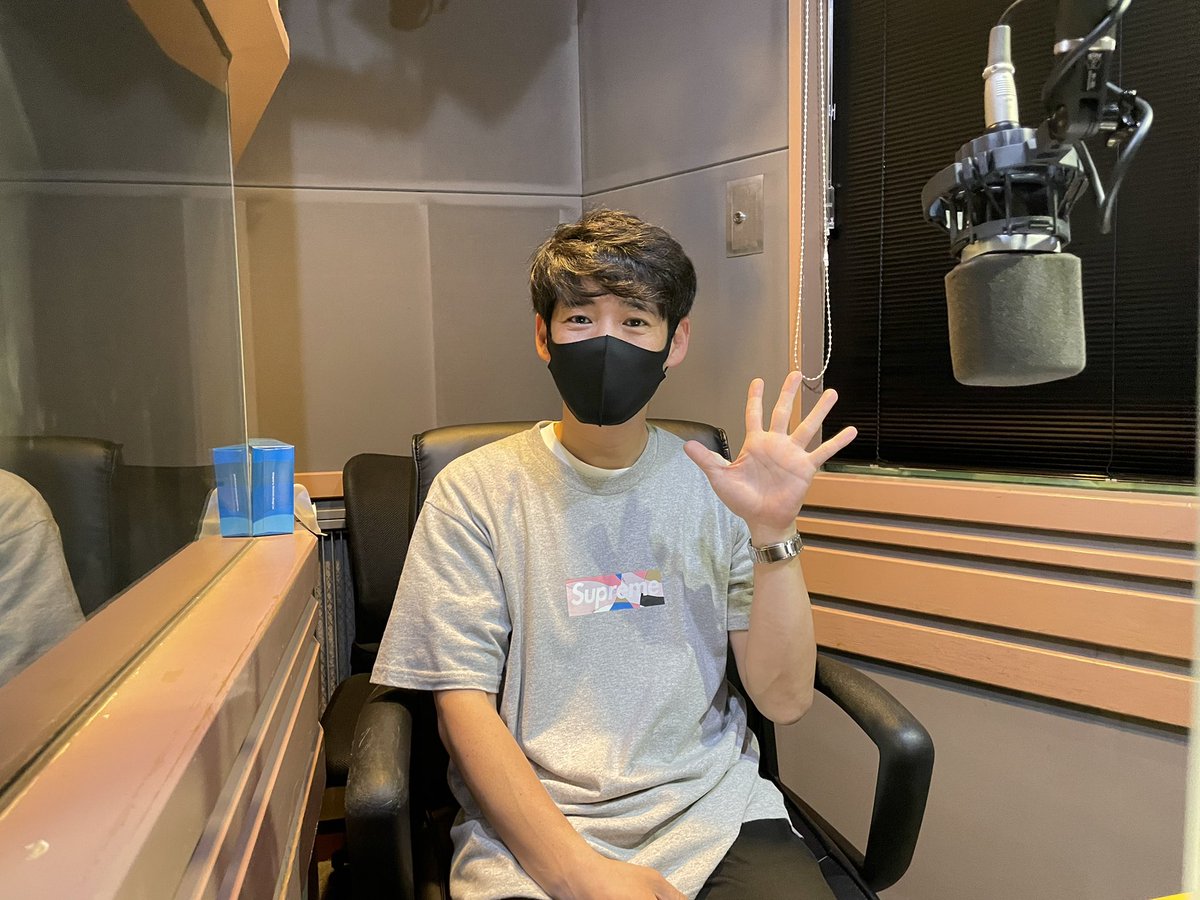 n_toshiya's tweet photo. 生放送@代々木🎧

FM FUJI みんなのラジオ

着々と準備

ただいま団欒中🎙

#みんラジ
#みんなのラジオ
#fmfuji https://t.co/CktfK1KFBM
