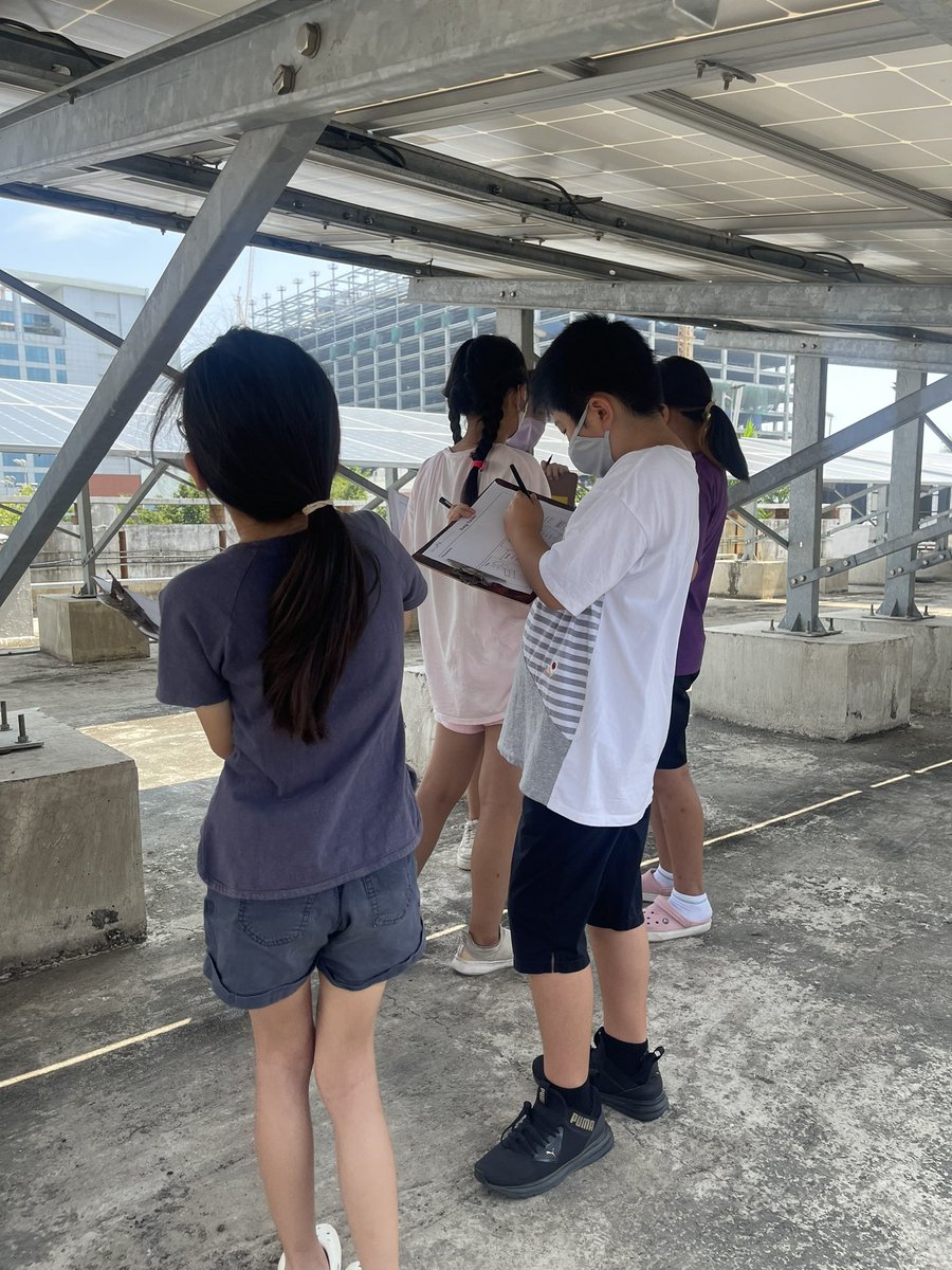 MonaSylvina's tweet image. #AISCGrade4 4MS learned interesting information about our very own solar panel rooftop and energy sources.AISC is a thriving hub for learners with rich and relevant resources right here.Thanks to Mr.Arun for patiently answering all our questions. #AISCEnvironment #AISCElementary