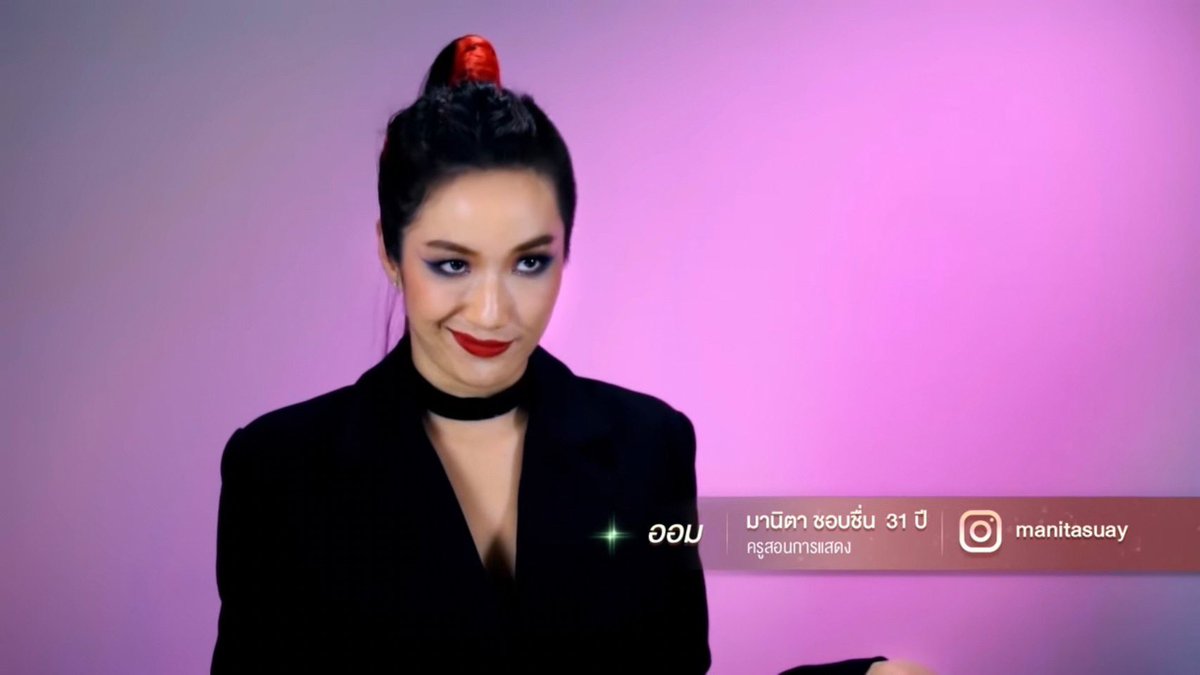 manitachob's tweet photo. นี่คือตัวอย่างของการ “ยิ้มมุมปาก” ที่ถูกต้อง 😏 https://t.co/jdjOrsJ0uL
