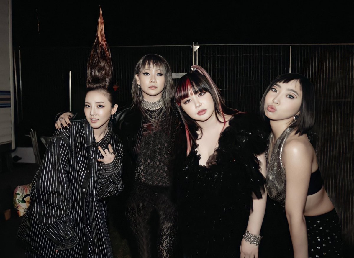 performerDARA's tweet photo. Minzy just revealed in an interview with Star News Korea that they are currently preparing for new music.

Minzy mentioned that they're expected to communicate and meet overseas fans more who weren't able to meet them during the spike of COVID-19.
https://t.co/xGlE2Yq1T5 https://t.co/22z4ZP5jn7
