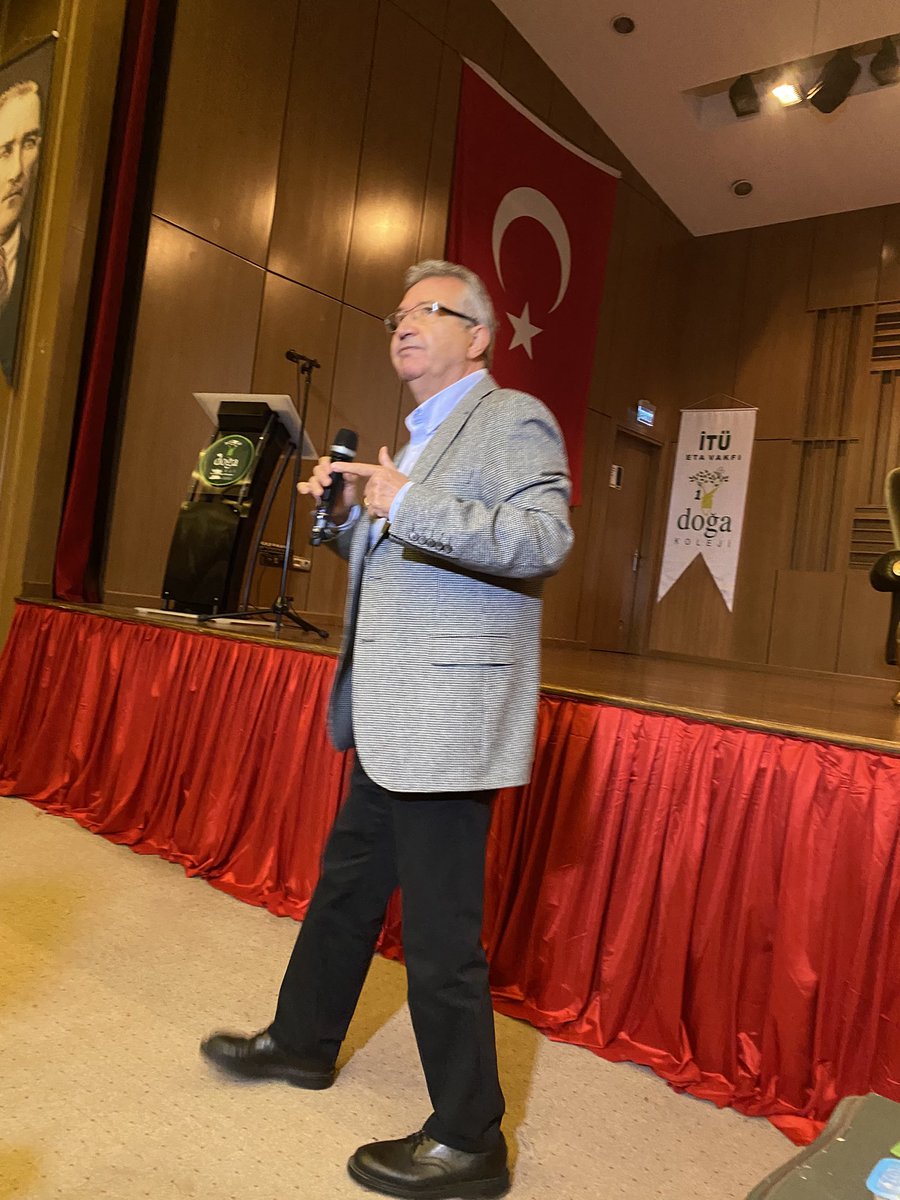 Azrafraarzu1's tweet photo. Kariyer Günlerinde konuğumuz @saitgursoy hocamızdı. Çok keyifli bir sunumdu, ağzınıza yüreğinize sağşık🌸🙏🏻 https://t.co/BVAj0FPYtV