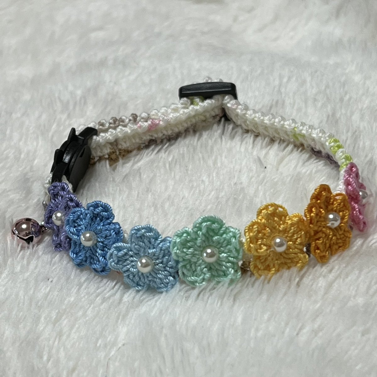 bellrumn's tweet photo. レーシーカラーパステルレインボー
スカラップカラーパステルバラ
優しい色合いに仕上がりました💕
 #ベルルンの首輪 #猫の首輪 #ハンドメイド首輪 https://t.co/mqnm7WmDFE