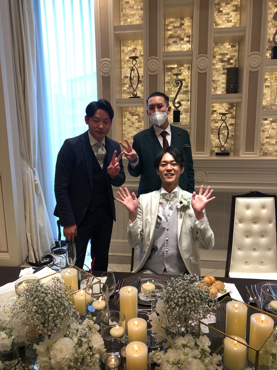 777tsuki's tweet photo. こんなご時世だけど二人とも結婚おめでとう～！！ https://t.co/dD9NijKxun