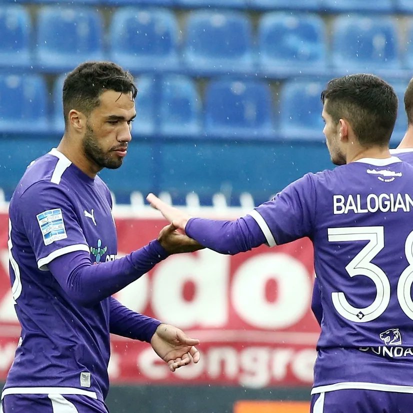 OFI_Crete's tweet photo. Luiz Phellype 🔝🔥
7️⃣ γκολ σε 9️⃣ αγώνες
#oficretefc #oficrete #ofifc #slgr #greece #football #crete #phellype https://t.co/qEOuo2wPvN