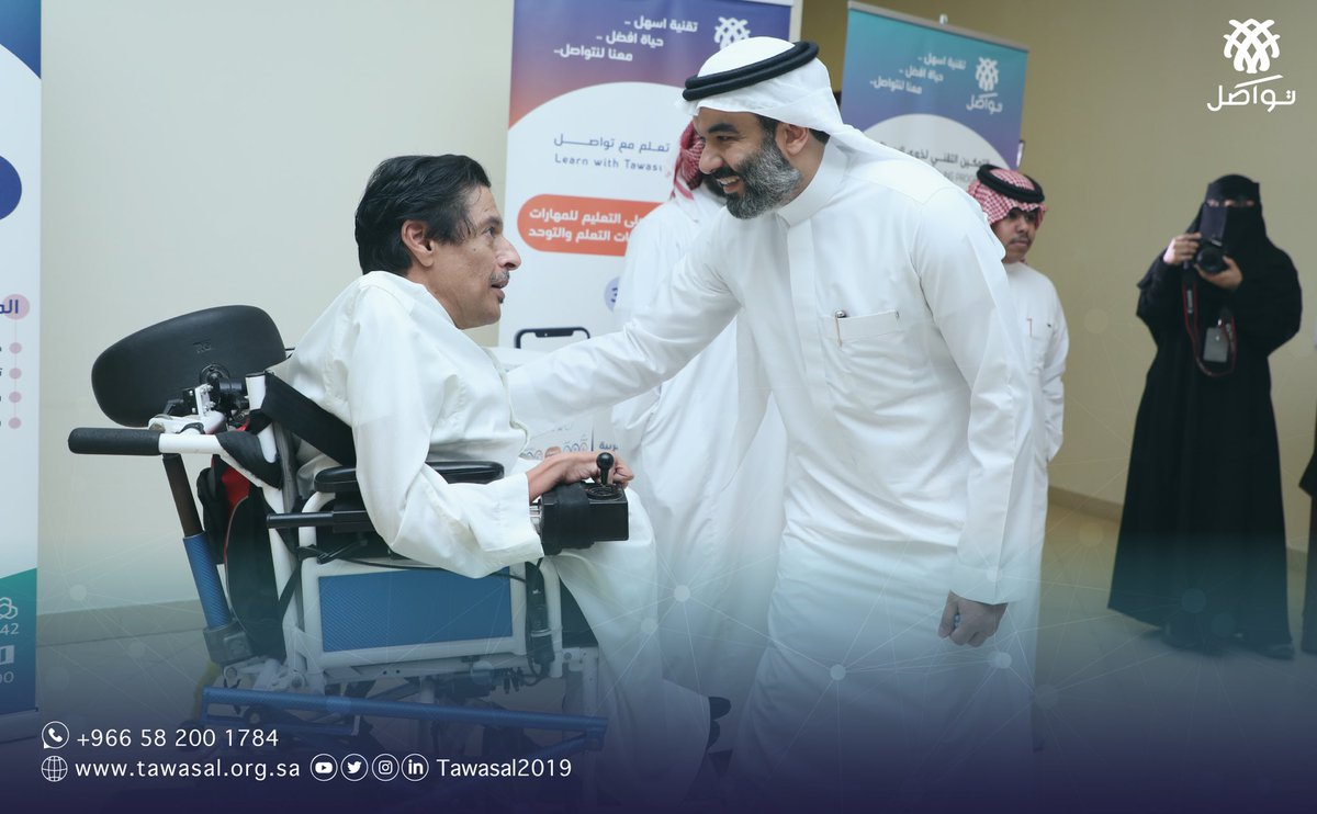 tawasal2019's tweet photo. معالي وزير الاتصالات وتقنية المعلومات 
م.عبدالله السواحة يزور مركز التمكين التقني التابع لجمعية تواصل الذي يهدف للإستفادة من التقنيات الحديثة لتحسين جودة حياة ذوي الإعاقة وأعرب عن تميز الجمعية واهتمامها بتقصي الاحتياج في المجتمع ومساندتها للقطاع الحكومي والخاص والثالث
@McitGovSa https://t.co/OKu1qRqq1H
