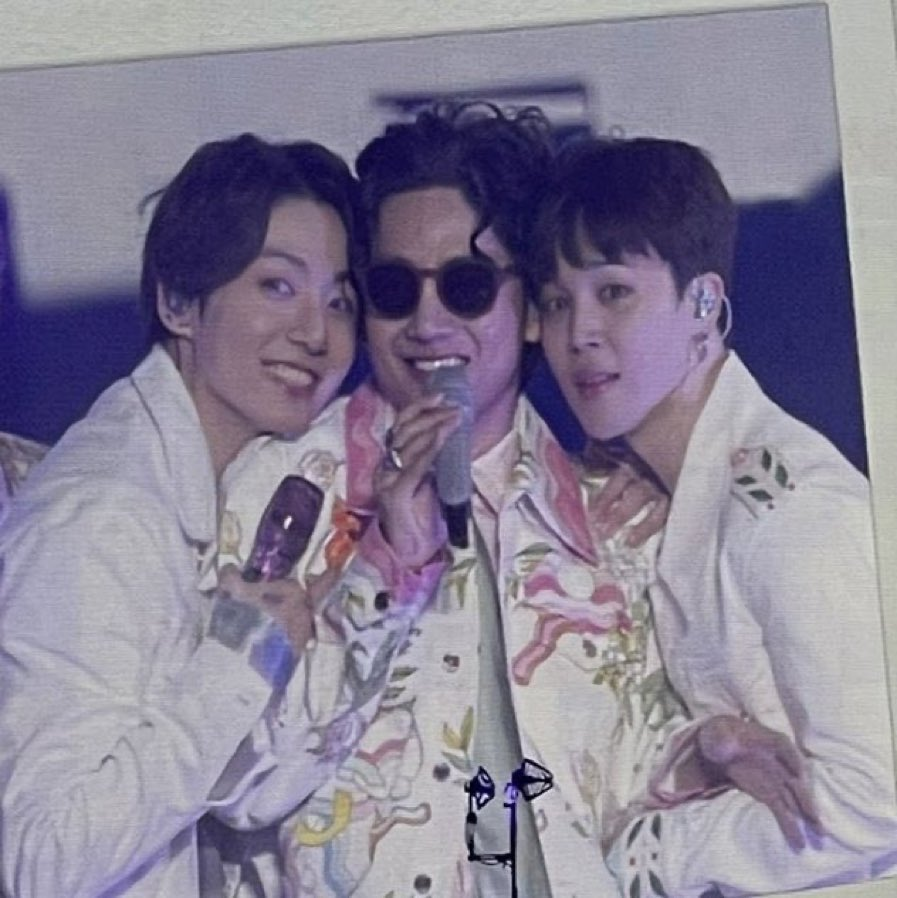 kooksflora's tweet photo. Cutest and wholesome moments in BTS ptd las vegas concert - a heartwarming thread https://t.co/QWfDecOKBY