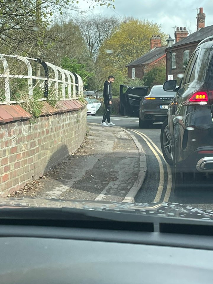 UnitedStandMUFC's tweet photo. Scene of the car accident Bruno Fernandes was involved in this morning. [@talkSPORT] #mufc https://t.co/B4XG0LjvgT