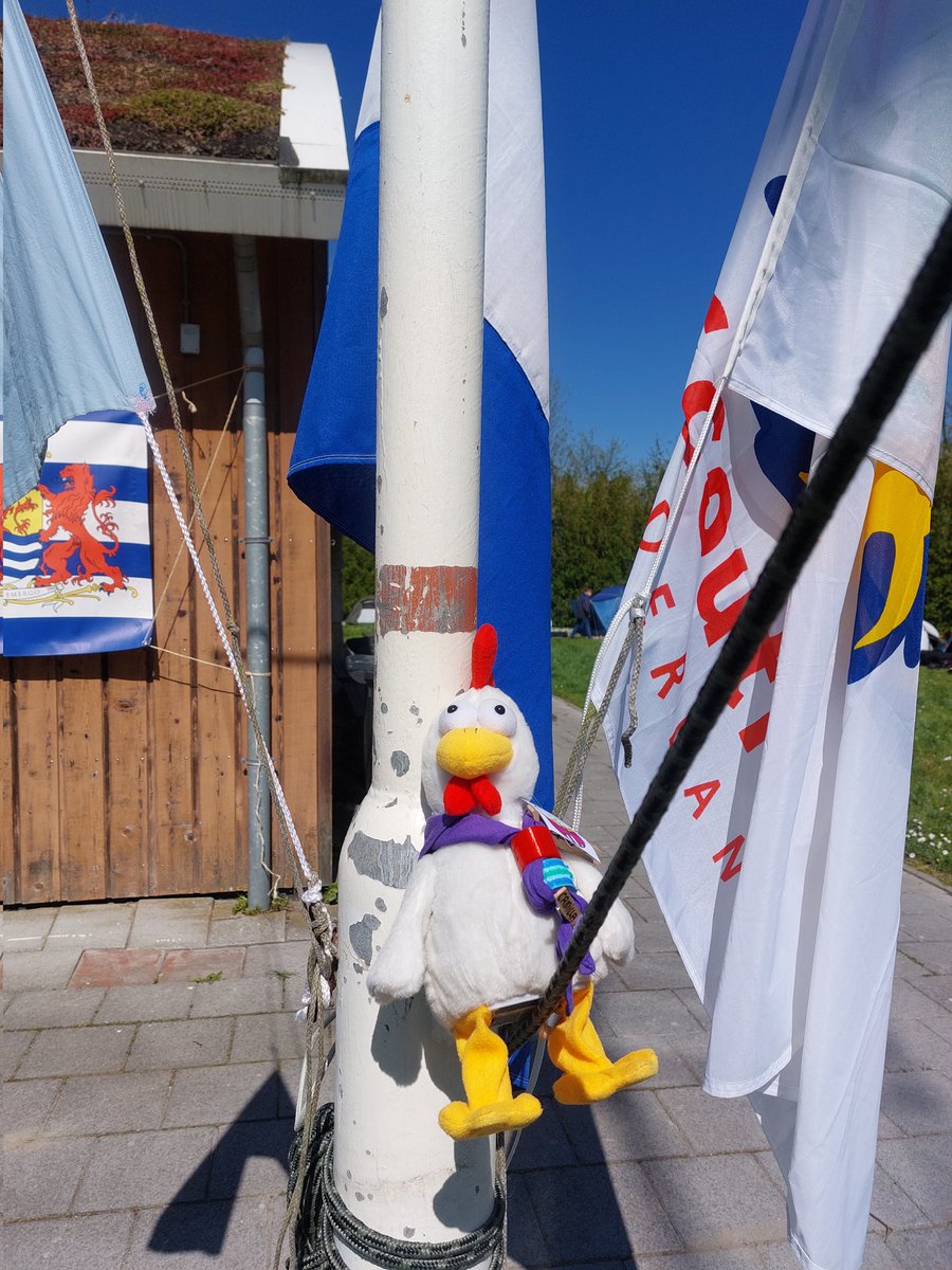 En het zit er alweer op! #Camilla gaat haar kippetjes uitzwaaien. Jullie waren super #techneuten van het weekend. Speel vooral verder met alles wat je hebt mee gekregen! En wellicht tot bij de Jota-Joti. Tok tok! 🐔#Hit2022