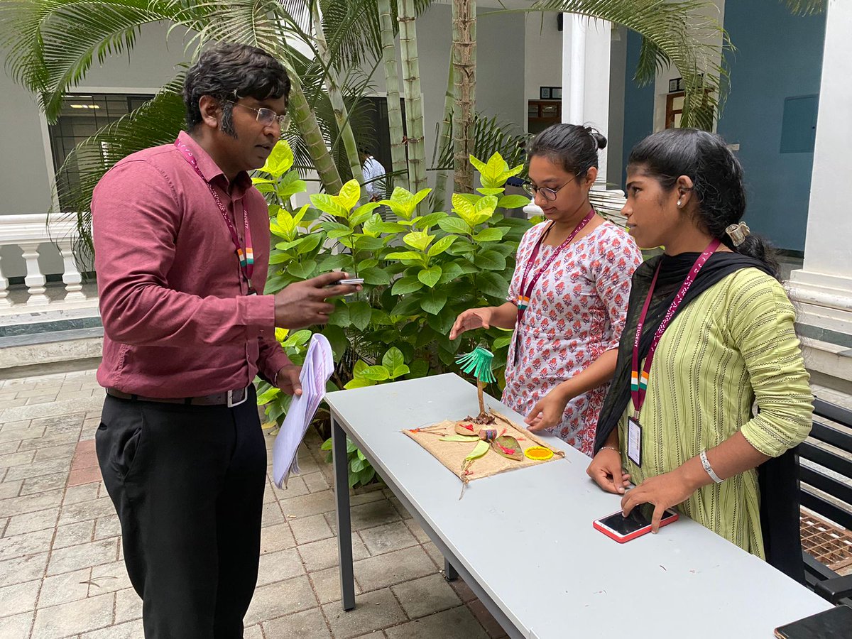 _emmanueldaniel's tweet photo. I had an opportunity to judge a wealth out of waste event organized by Department of Economics, KCLAS on 11.04.2022. It was nice to see students come with interesting ideas. 
#wealth #wealthoutofwaste #coimbatore #india #nowaste #zerowaste #zerowasteliving #zerowastelifestyle https://t.co/Aqq9rTjyZd