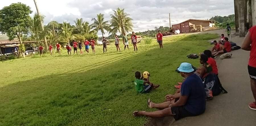 EmmaTalei's tweet photo. We might not have the best of everything,but we have the humbleness of a Dove in us which keeps us Flying over any stormy weather. Support & Help US Get To The Trying Line ππποΈππͺ
#PushTailevu #Waraination
#tailevuwomensrugbyteam https://t.co/xHjDR1xPNt