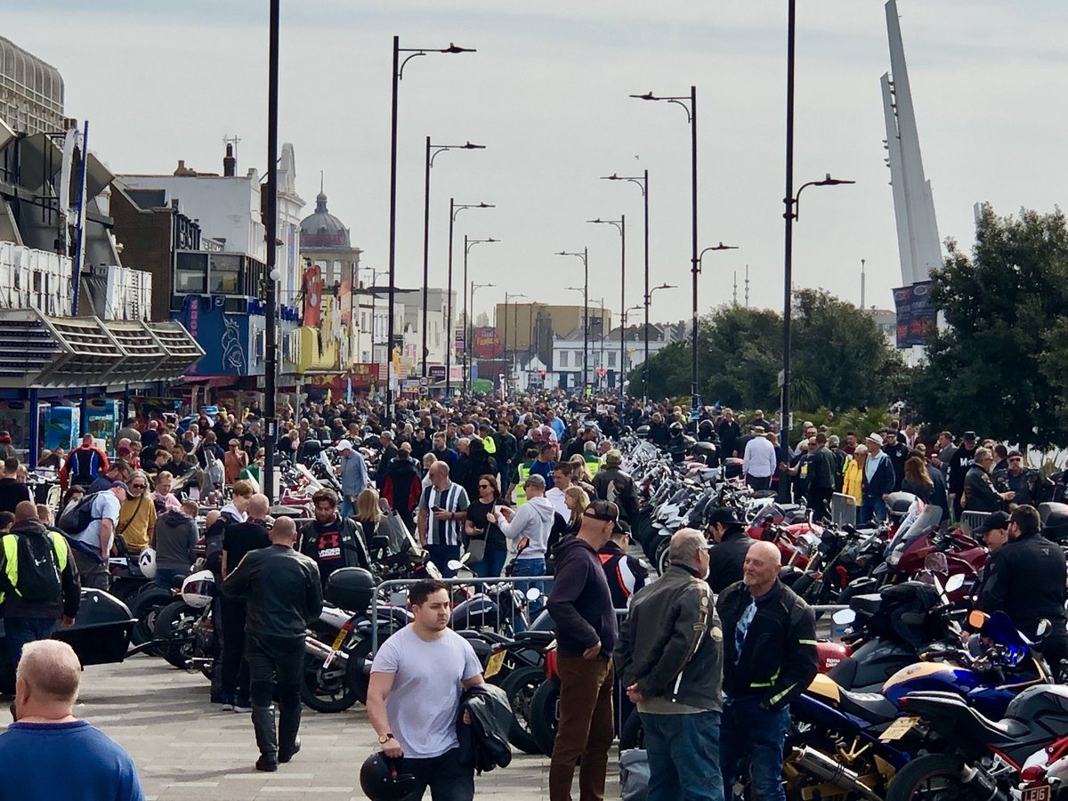 YourSouthend's tweet photo. The Southend Shakedown is in full swing on the seafront with thousands  of bikers! 

The central seafront event area is now FULL with no more bikes being allowed in to park. 

Hundreds more bikes are still arriving into Southend. https://t.co/RsWXFiBY1L