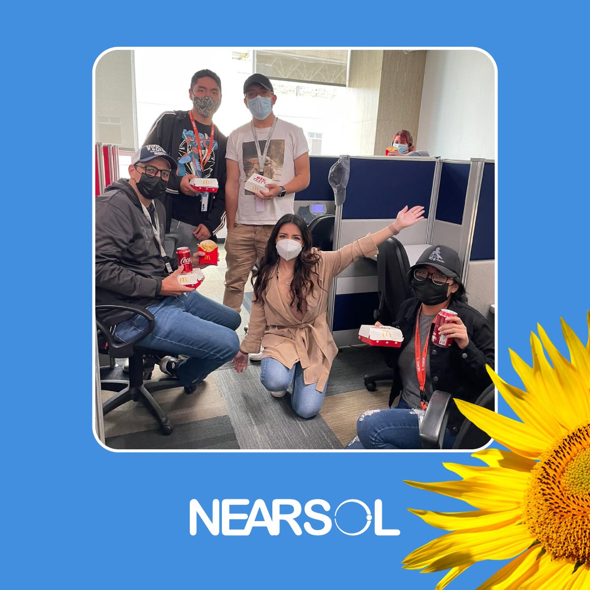 nearsol's tweet photo. ✨A happy meal equals a happy day.🙃✨

❤️ We love spoiling our #NearsolFamily, so we gave them delicious food 🍟🍔🥤 to keep our #SummerMood going!☀️

#Nearsolgt #ItFeelsLikeFamily #YoullLoveItHere #CiudaVieja #TorreNearsol #GPTW https://t.co/MxNUCu4ZjH