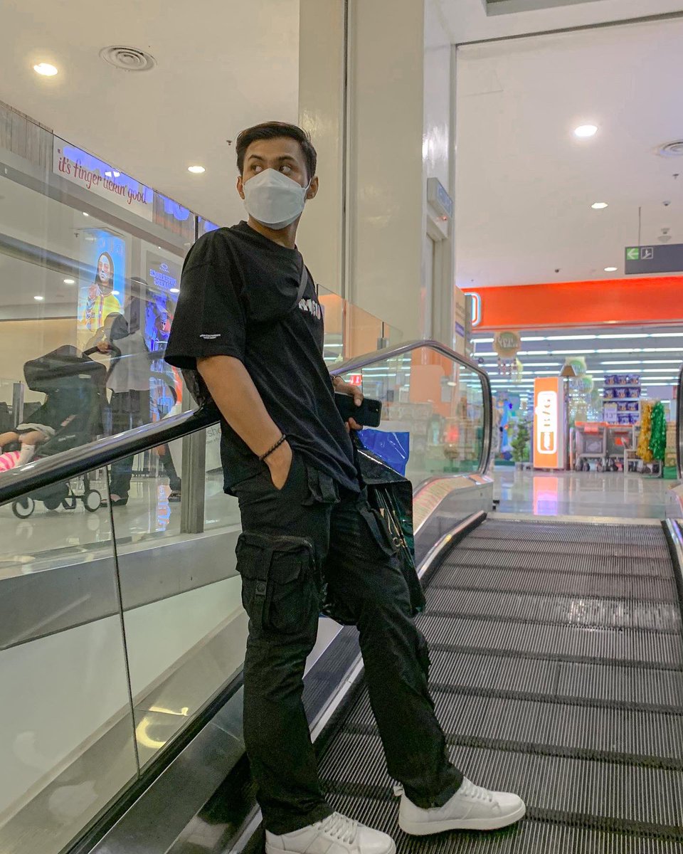 Eyyyymann's tweet photo. Nampak nau badlooking🤣 https://t.co/lwnqoIBnG6
