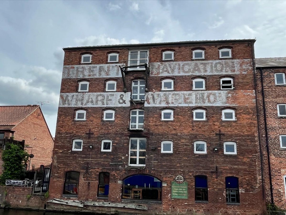 Stopped off at Newark for a walk along the River Trent on our way home from Cromwell Lock. Lovely walk and lots of boating activity! <a href="/CanalRiverTrust/">Canal & River Trust</a> <a href="/Newarkontrent/">Newarkontrent</a>