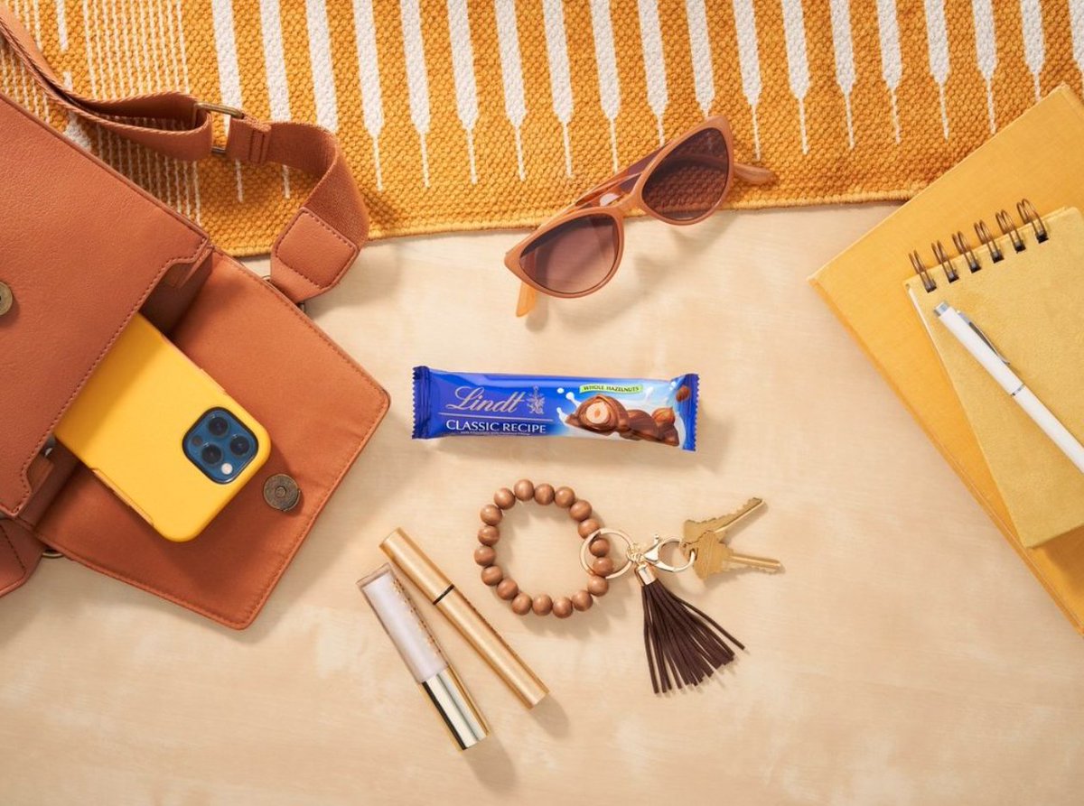 Kick off your busy week with a treat that you can take with you! ❤️⁣
⁣
The <a href="/Lindt/">Lindt Chocolate</a> Classic Whole Hazelnut Milk Chocolate Stick is the perfect companion to your busy day. 🍫⁣