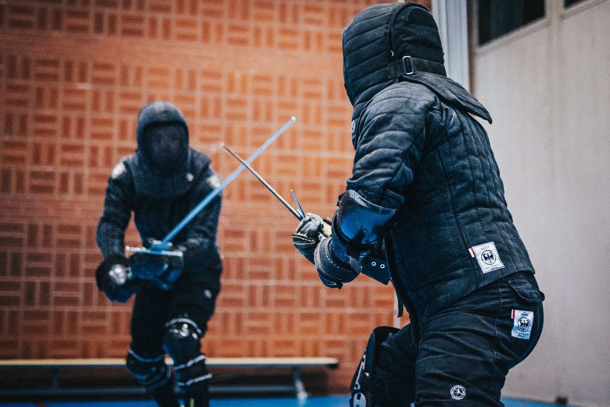 MauriceBooij's tweet image. Face off!! ⚔️
instagram.com/maurice.booij
instagram.com/marsmartialarts 

📸: Yours truly

#HistoricalEuropeanMartialArts #HEMA #Longsword #Middeleeuws #Zwaardvechten #swordfighting #Zwolle #Groningen