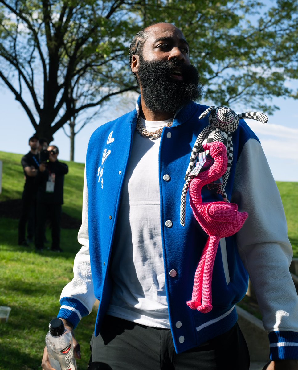JHarden13's tweet photo. Long Live Virgil 🕊 https://t.co/tC9kukYZUf