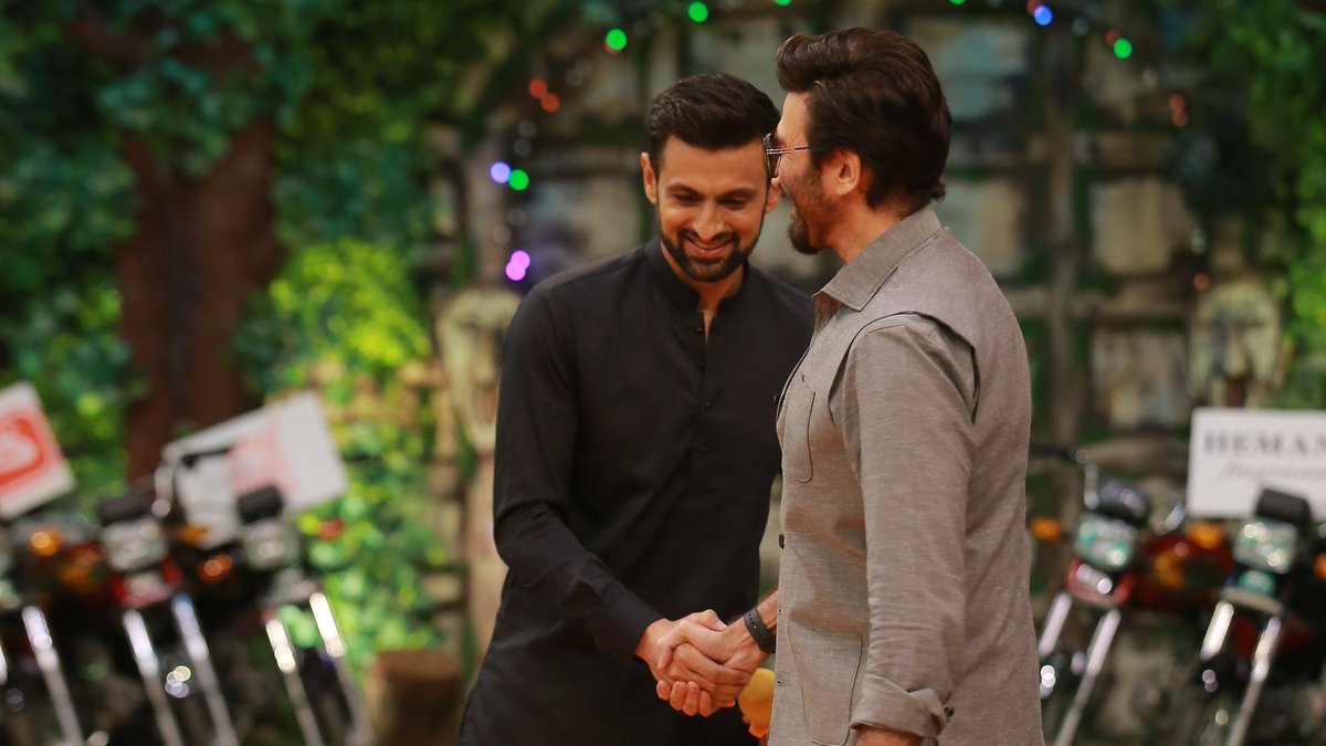 arydigitalasia's tweet photo. Its #multantigers vs #gujranwalabulls tonight in #JPL !

@aijazz7 @realshoaibmalik @fahadmustafa26  

#JeetoPakistanLeague #FahadMustafa #ARYdigital #jeetopakistan #RamazanSpecial #16thRamazan https://t.co/mDxvXSKzY2