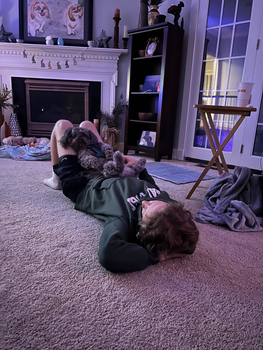krissyhaynie's tweet photo. Normal Huck behavior. #boujeeaf https://t.co/MAiipTb7t5