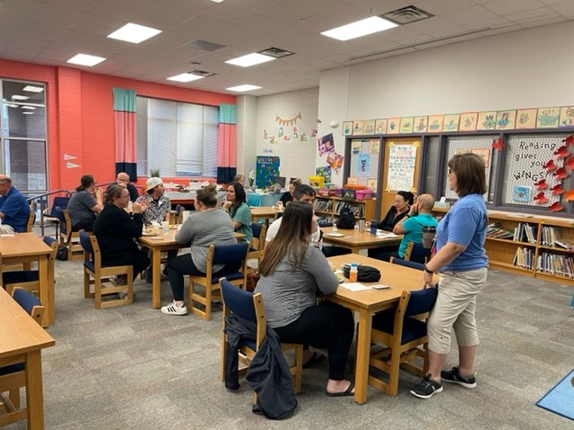 reiddinos's tweet photo. Today we celebrated all our campus volunteers! We truly appreciate all the time they spend with us. We couldn't do it without them #dinoleaders #leadwithHEART #DINOvolunteers https://t.co/KI4jXLcZRf