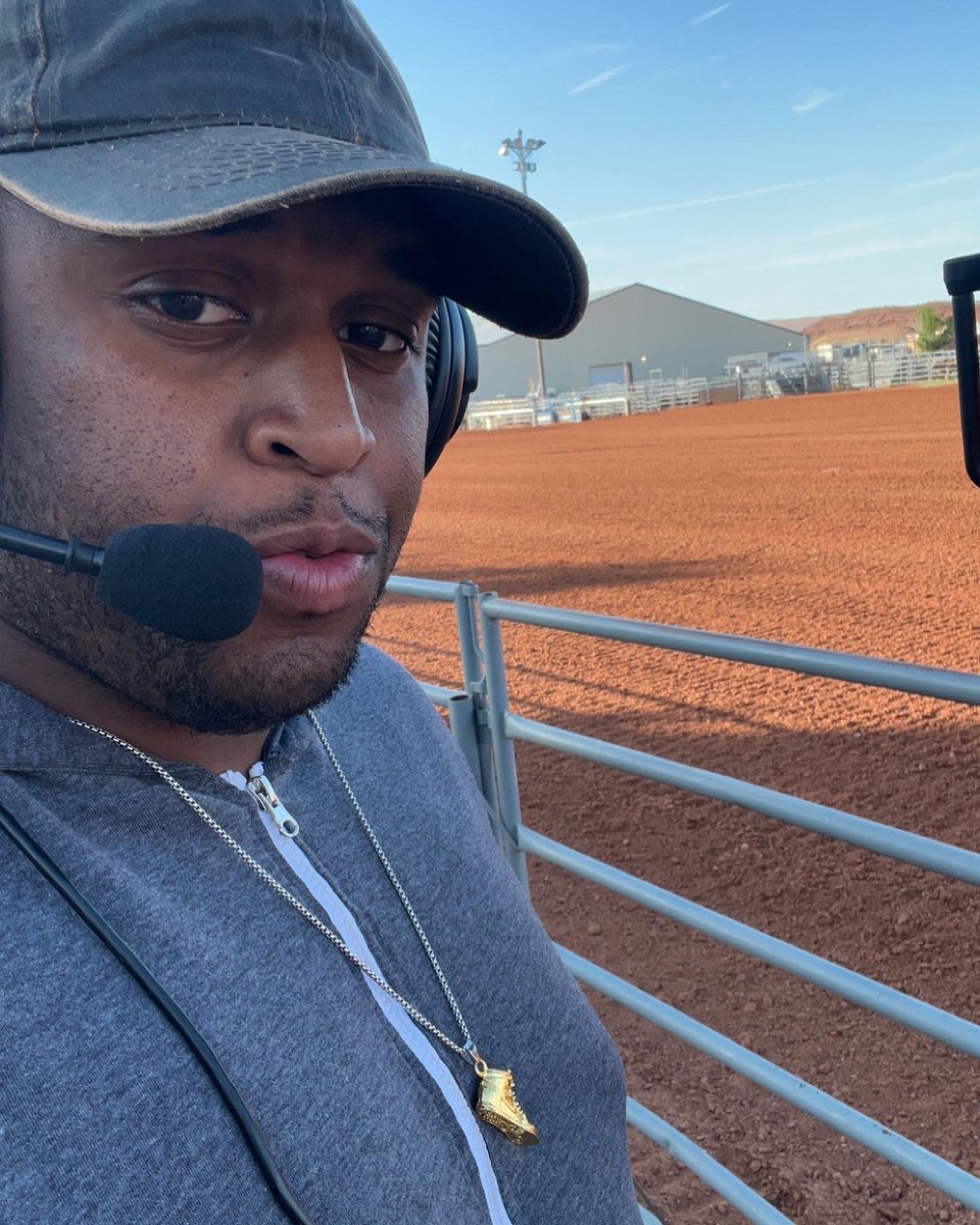 MaxSports_News's tweet photo. Rodeo is a sport right?🤠💯 https://t.co/pmaFswGeWx