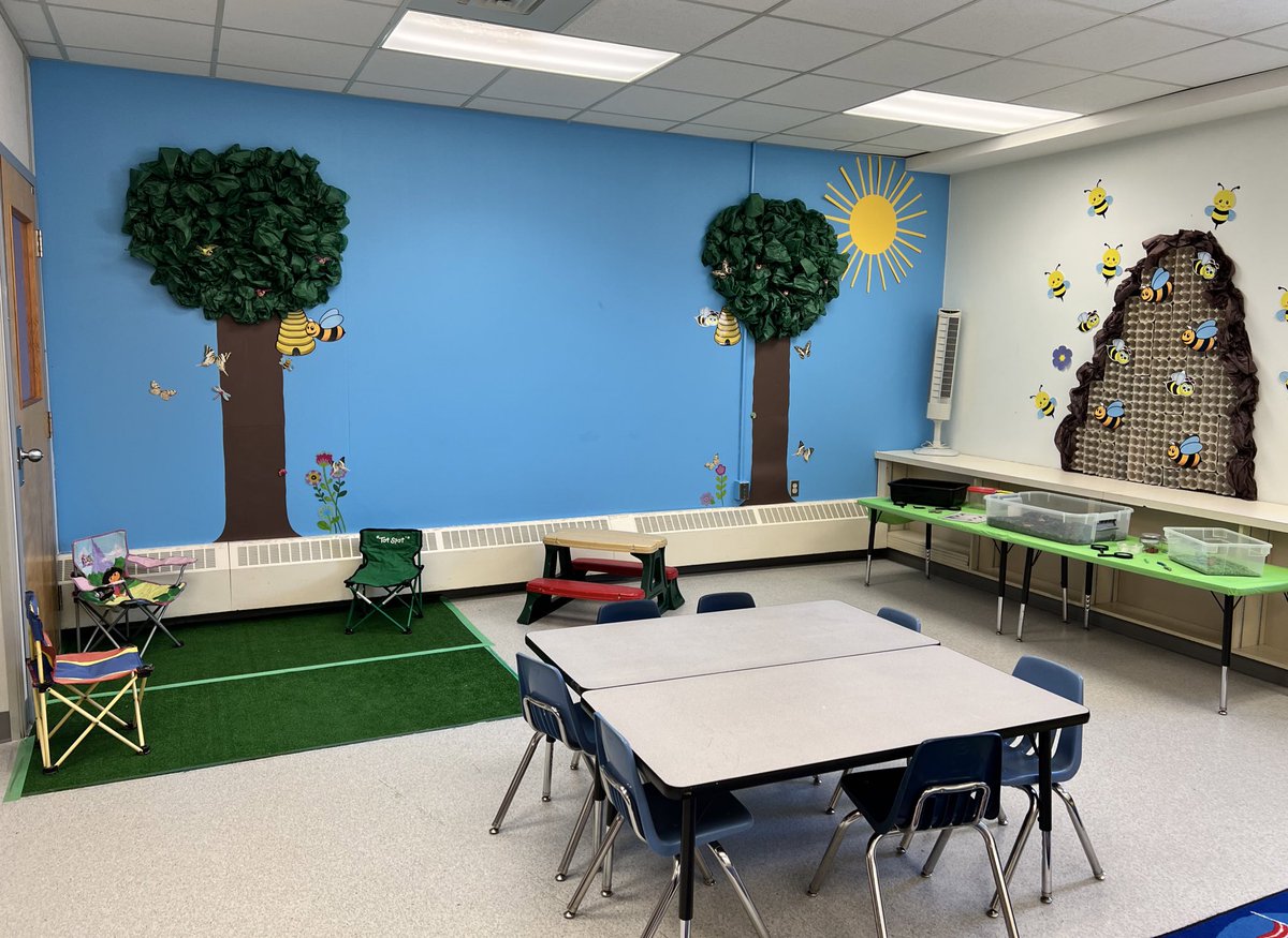 LamontPals's tweet photo. Spring is here! ☀️🐝  #PALS #EarlyLearning #Imagination @eips @LamontLions https://t.co/qwYI3Wvlz2