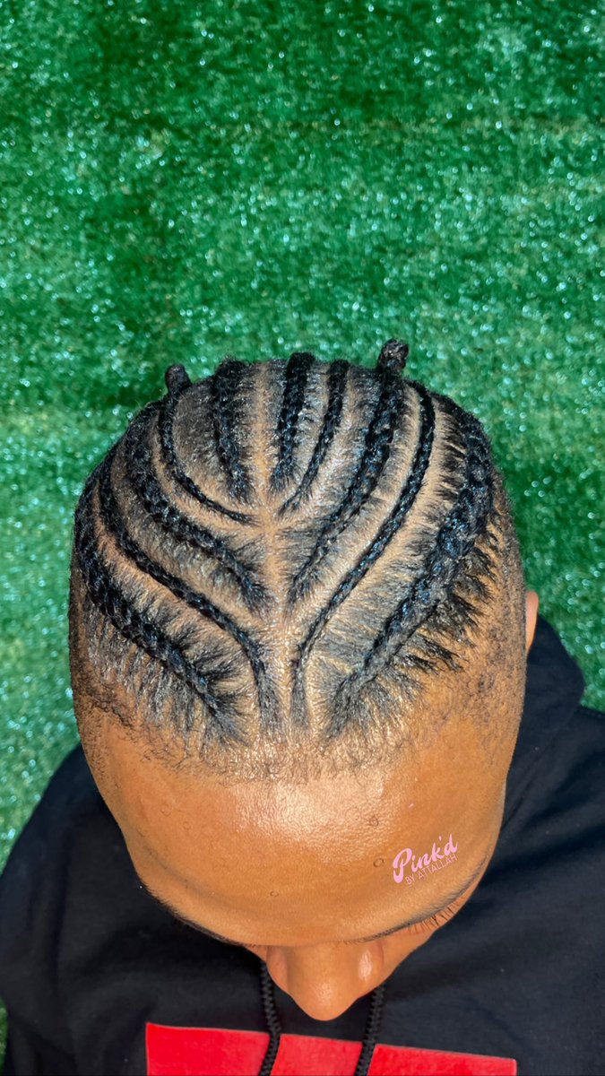 Pinkstyledme's tweet photo. “Men Designer Braids” ✨😍😍 follow me on Instagram @Pinkstyledme for more content ✨ #ComeGetPinkd 

#atlstylist #menbraidstyles  #designbraids https://t.co/YbbFD0zZLk