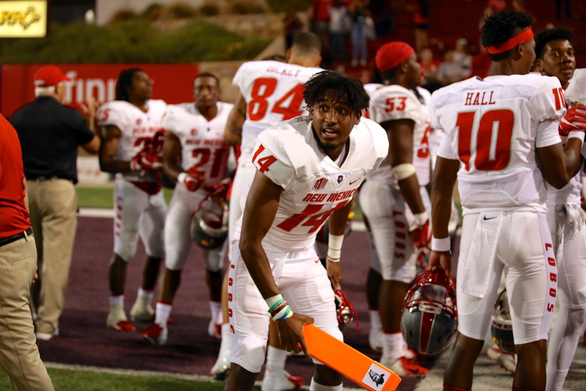 UNMLoboFB's tweet photo. We are saddened to hear the of the passing of former Lobo Rafael Hidalgo. Ralph played from 2016-18 as a WR after a JC career as a QB. He went from walk-on to earning a scholarship and was a part of the 2016 Gildan New Mexico Bowl winning team (1) #GoLobos https://t.co/gJW1HXSs9n