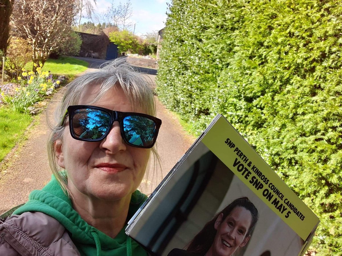 AlmondEarn_SNP's tweet photo. Our branch Secretary busy in Methven today getting the message out for Michelle Frampton SNP For Almond and Earn . The sun is certainly shining on our positive campaign to get Michelle elected .
#Council22 #VoteSNP #VoteMichelle #ActiveSNP https://t.co/tAf0T1VbZ9