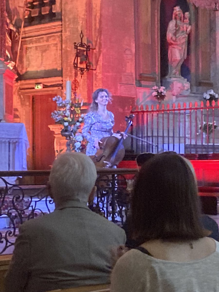 VL_reporter's tweet photo. La fête continue @FestivalPaques @Les_Theatres avec les cellists français et les 6 suites de #Bach #AnneGastinel @OGaillardCello #EmmanuelleBertrand #XavierPhillips @MarcCoppey #RaphaëlPidoux Un régal ! Poke #GauthierHerrmann et @GautierCapucon … il ne manquait que vous ! 😉 https://t.co/qt5RSCaYKl