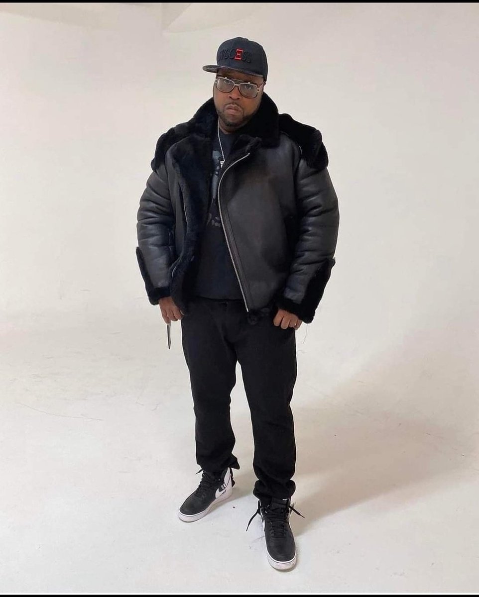 FBAGoddess444's tweet photo. #BreakingNews 🚨 It’s a sad day in hip hop as it has been confirmed the legendary New York DJ, Graffiti Writer, Record Executive and rapper, #DJKaySlay, has sadly passed away at age 55 on Easter Sunday.

The East Harlem native, whose real name is #KeithGrayson, https://t.co/8pk4r2pHeV