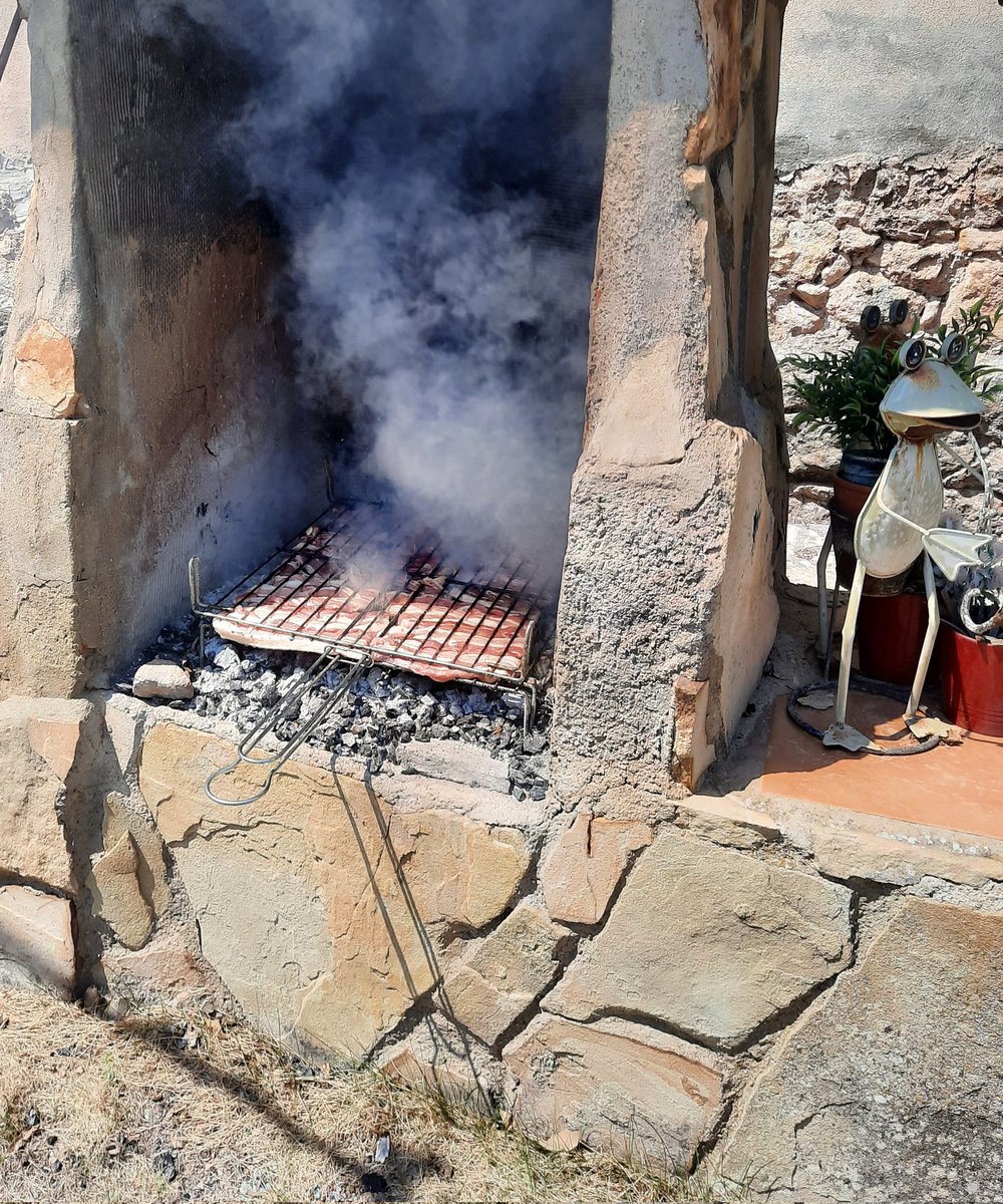 ¡43 primaveras! Y esta vez me ha pillado en uno de mis sitios favoritos del mundo mundial y con la gente a la que más quiero ¡Esto se pasa volando gente! y uno se da cuenta de que la felicidad está en las cosas más sencillas.
#MoradeRubielos #EncuentrosInaguantables #43Cumpleaños