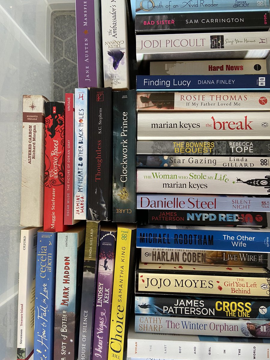 mrsfreemaneyfs's tweet photo. Lots of books ready for the @CatcliffePS little library! Our outdoor classroom will be a place for adults to read or exchange books while they wait for the school gate to open! Thank you @CancerResearchU for some great board books for the little ones! https://t.co/wTqP8azvnH